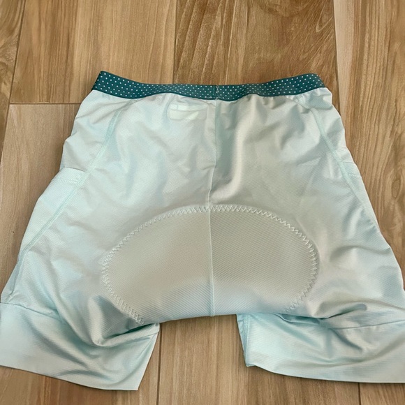 Novara Women's Padded Bicycle Shorts - Picture 6 of 7